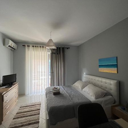Emi Sol Apartment Vlorë Exteriör bild