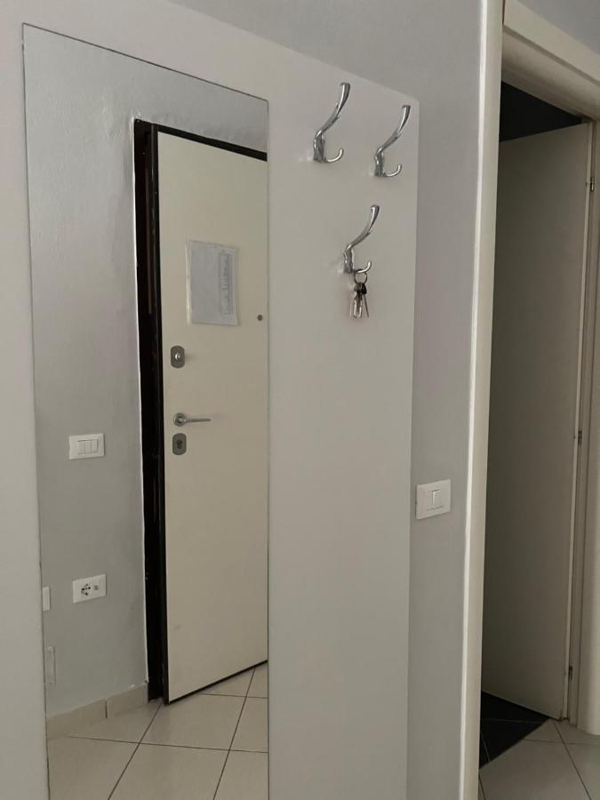 Emi Sol Apartment Vlorë Exteriör bild