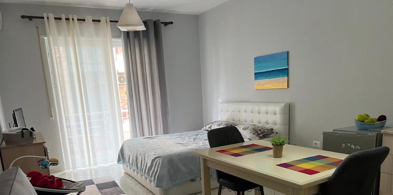 Emi Sol Apartment Vlorë Exteriör bild